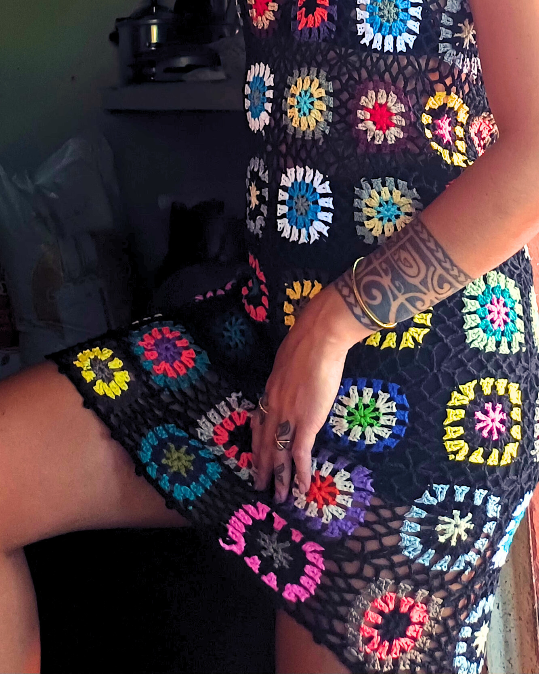 LONGUE ROBE EN CROCHET MOTIF COLORÉ