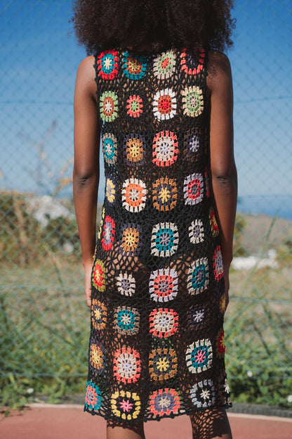 LONGUE ROBE EN CROCHET MOTIF COLORÉ